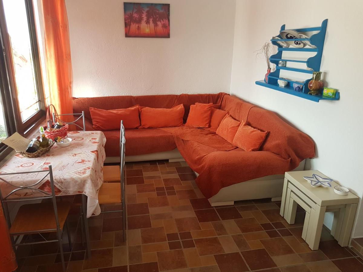 Melina'S Apartments Kalavárda Extérieur photo