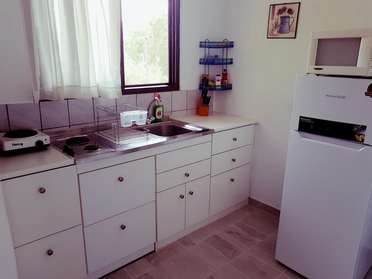 Melina'S Apartments Kalavárda Extérieur photo