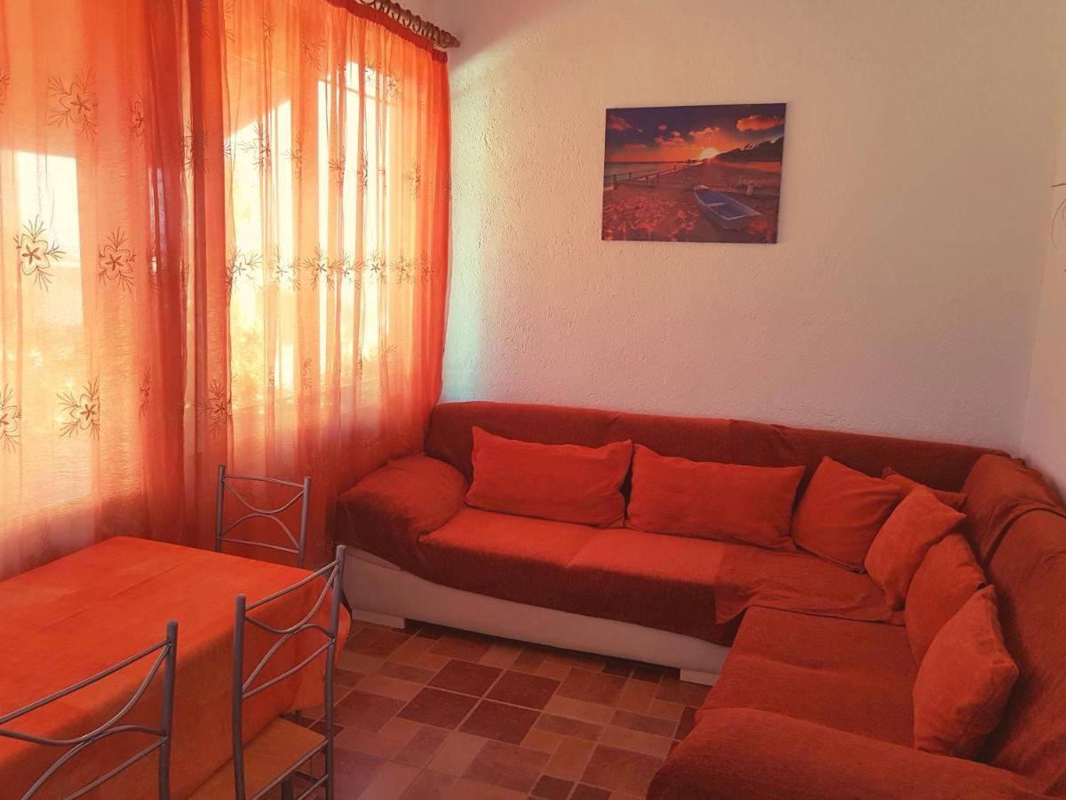 Melina'S Apartments Kalavárda Extérieur photo